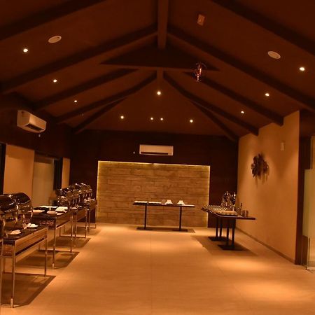 Laxmi Film City Resort Vadodara Exteriör bild
