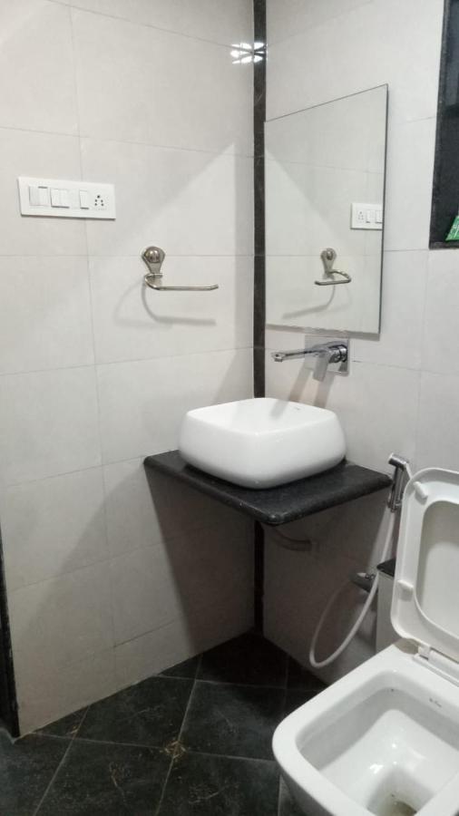 Laxmi Film City Resort Vadodara Exteriör bild